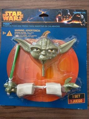 Star Wars YODA PUMPKIN PUSH-INS Decoration HEAD & HANDS New 3pc Lightsaber